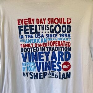 Mens Vineyard Vines white long sleeve frocket t-shirt “Every day should…” Size M